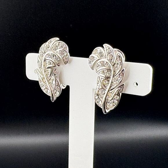Signed Monet Vintage Silver Tone Rhinestone Feather Clip On Earrings 1-1/8" - Picture 1 of 3